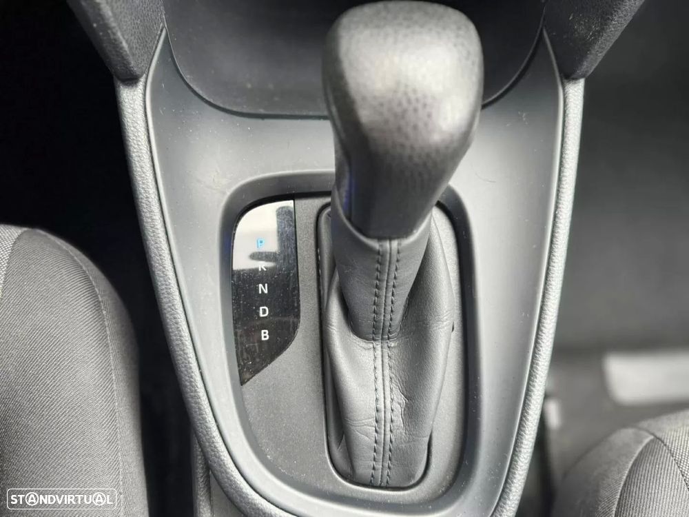 Toyota Yaris Cross 1.5 HDF Comfort - 8