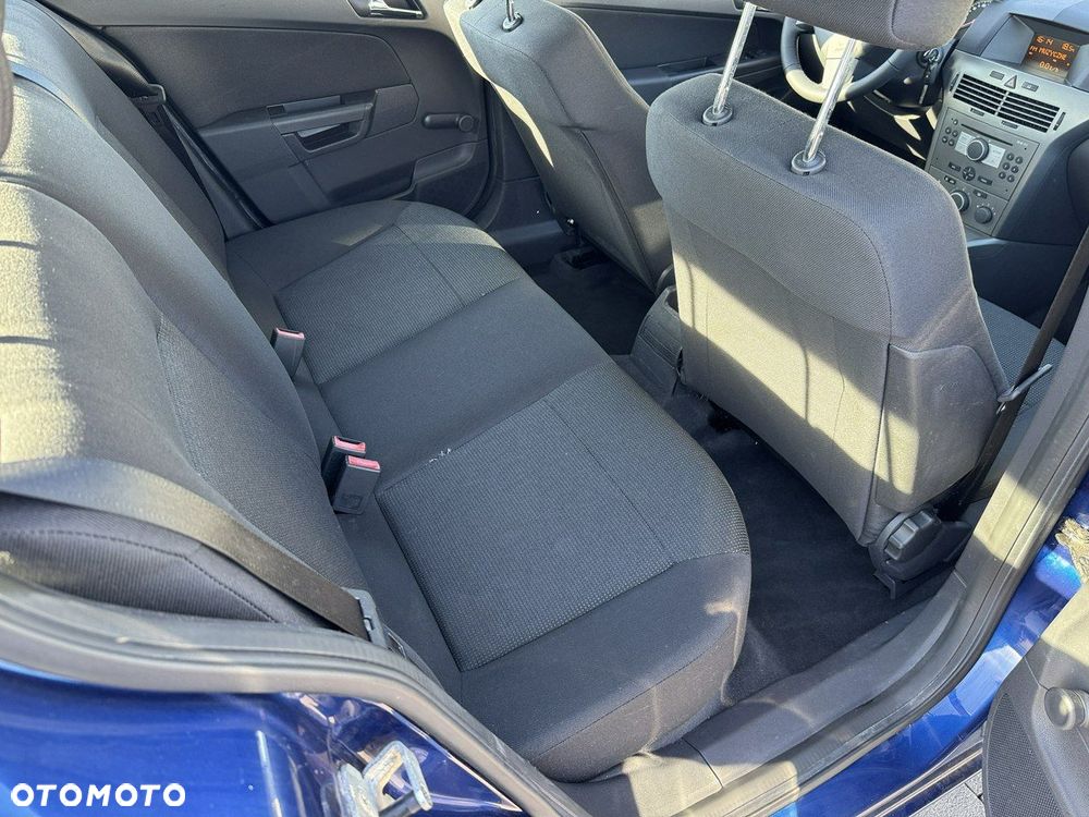 Opel Astra 1.6 Catch me - 24