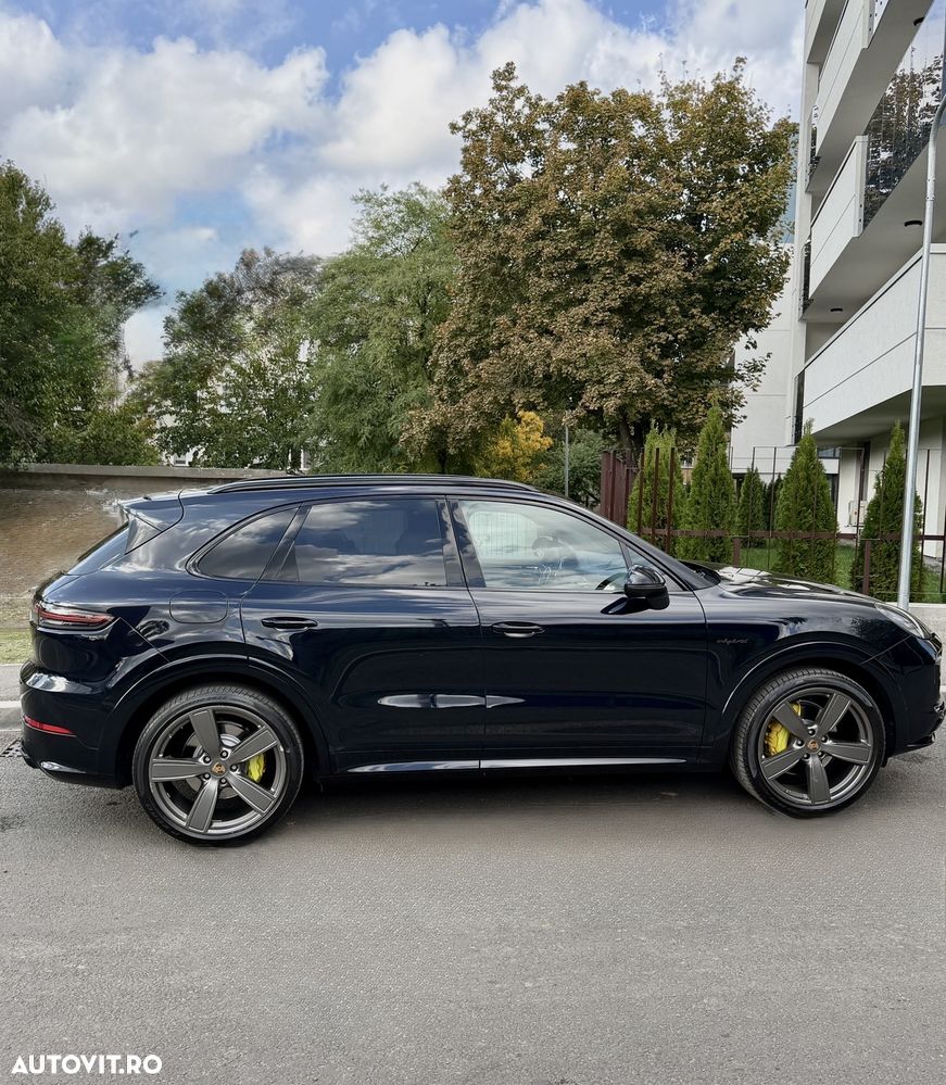 Porsche Cayenne - 1