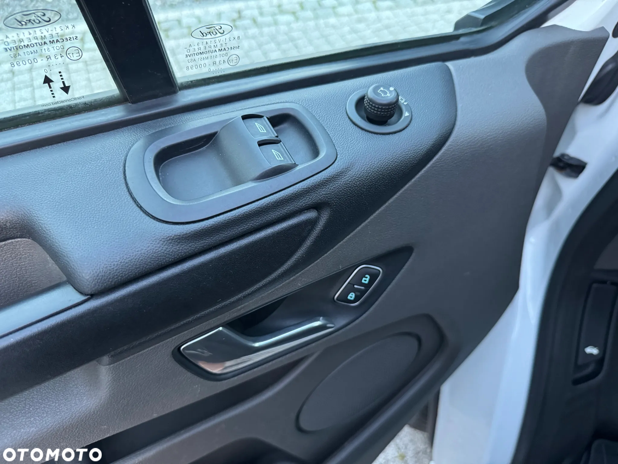 Ford TRANSIT CUSTOM - 21