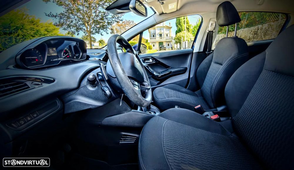 Peugeot 208 1.2 PureTech Style EAT6 - 8