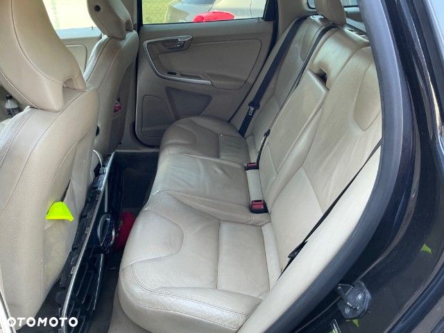 Volvo XC 60 T6 AWD Momentum - 5