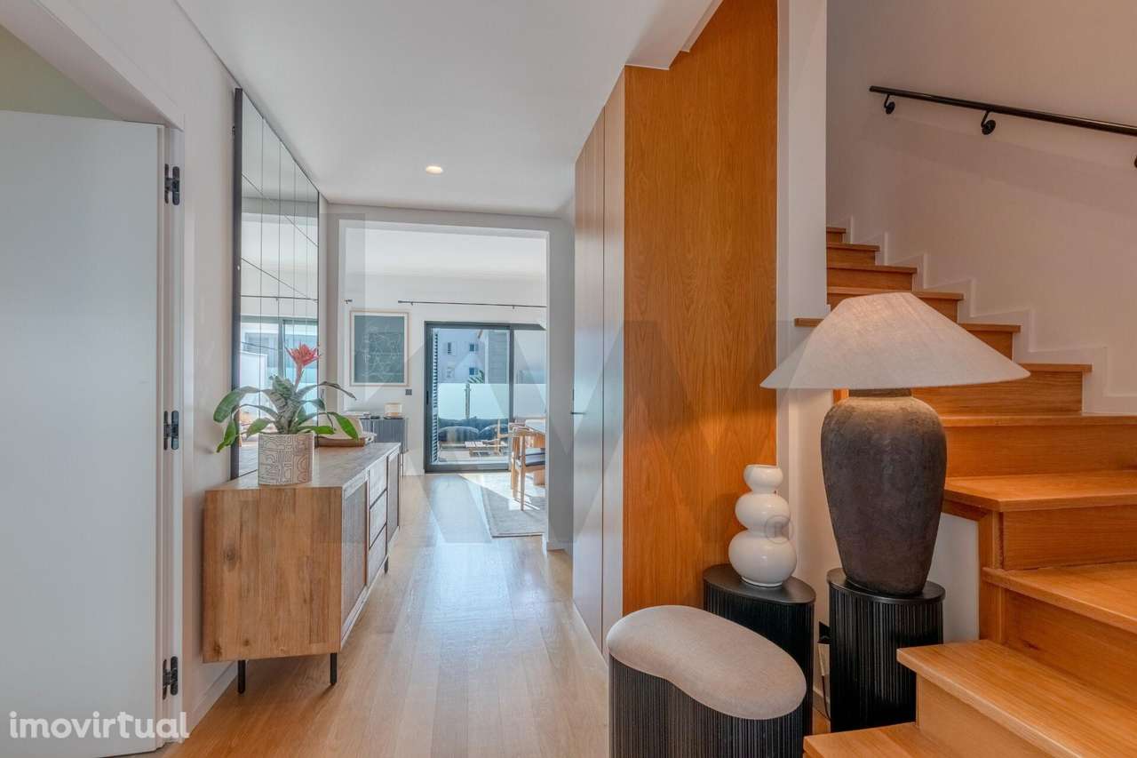 Moradia T2+1 Renovada com Terraço e Vista Mar em Condomínio com Piscin - Grande imagem: 3/51