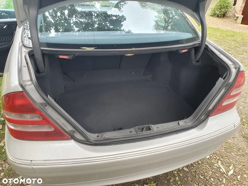 Mercedes-Benz Klasa C 270 CDI Avantgarde - 12