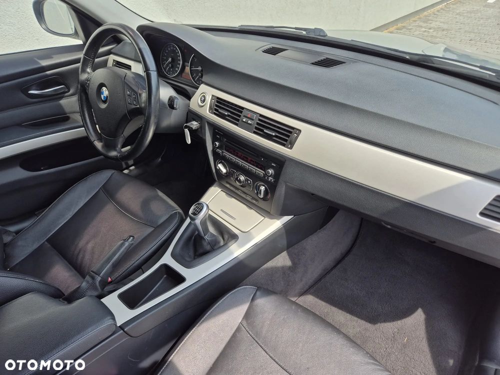 BMW Seria 3 318i Edition Exclusive - 15