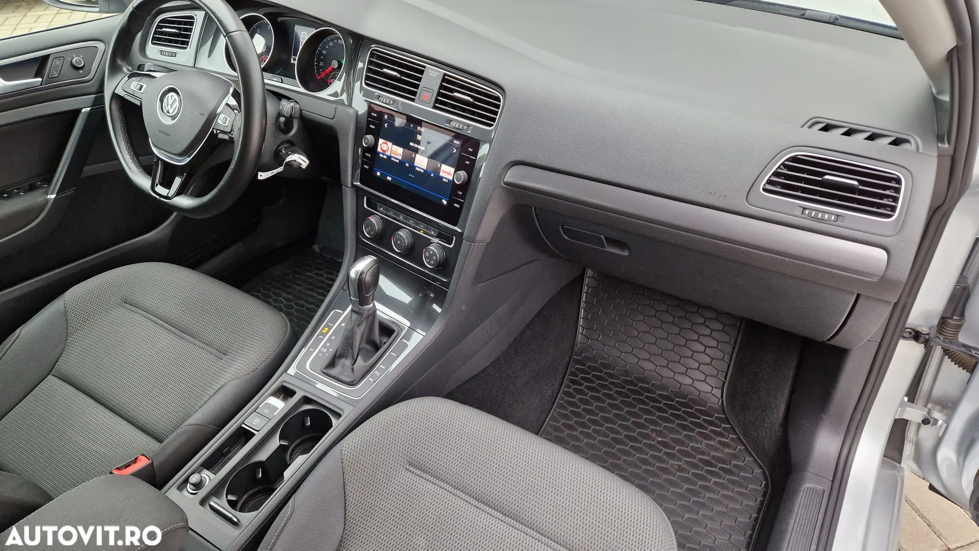 Volkswagen Golf 1.6 TDI DSG Comfortline - 19
