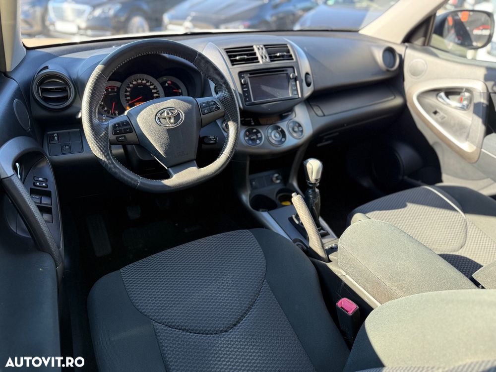Toyota RAV4 2.2 D-4D 4x2 - 4