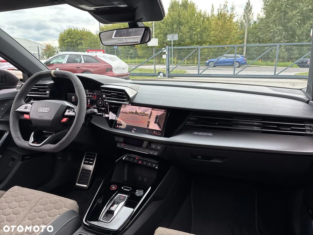 Audi RS3 Limousine - 11