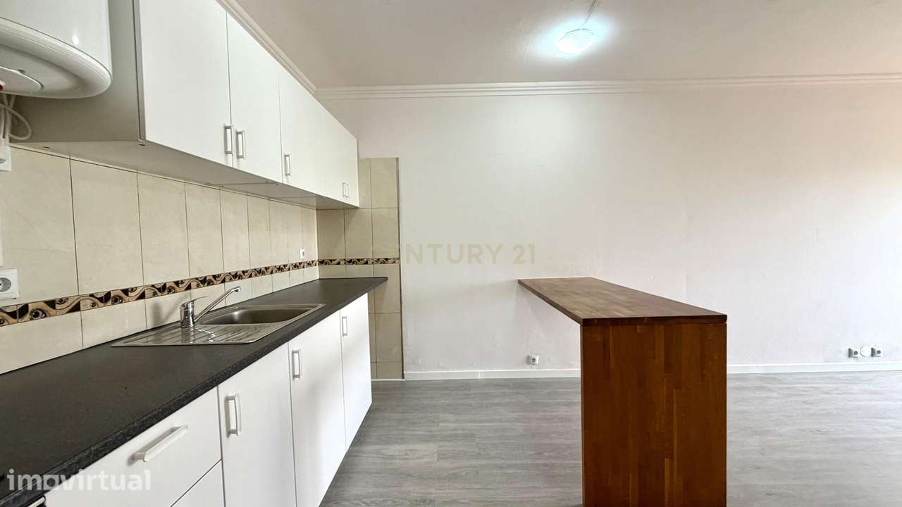 Apartamento T2 Totalmente Renovado | São Sebastião, Setúbal - Grande imagem: 3/18
