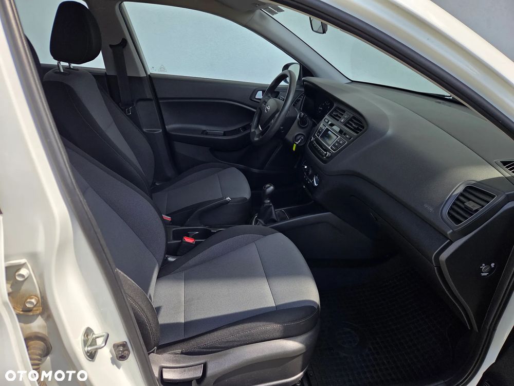 Hyundai i20 - 11