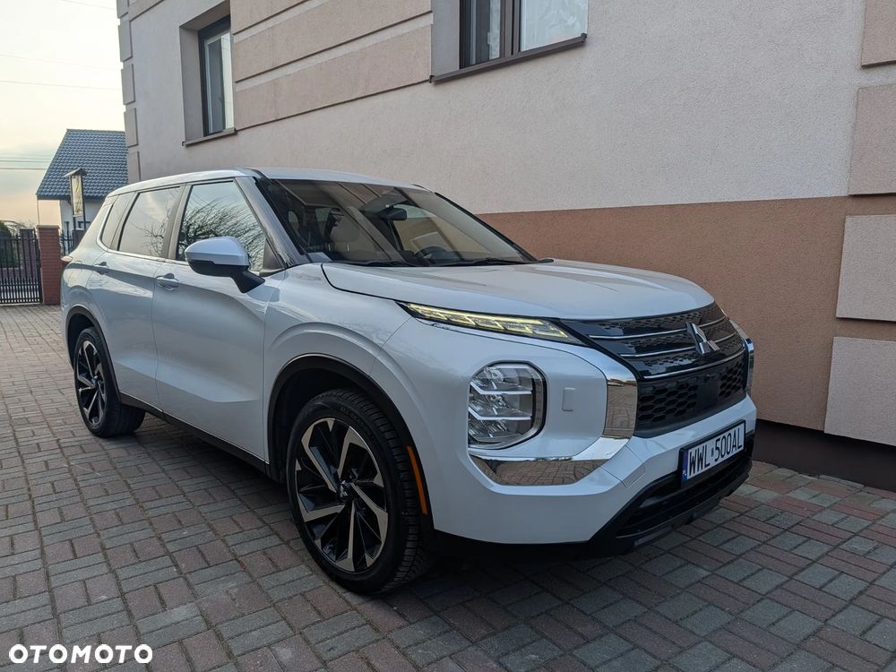 Mitsubishi Outlander - 3