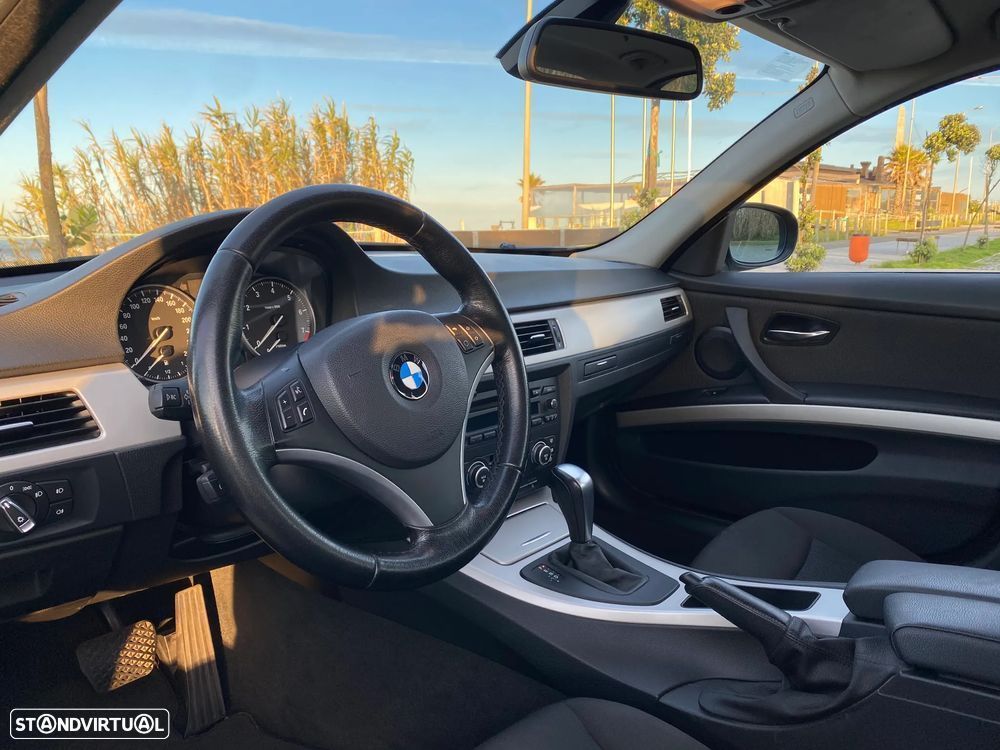 BMW 320 i Auto - 7