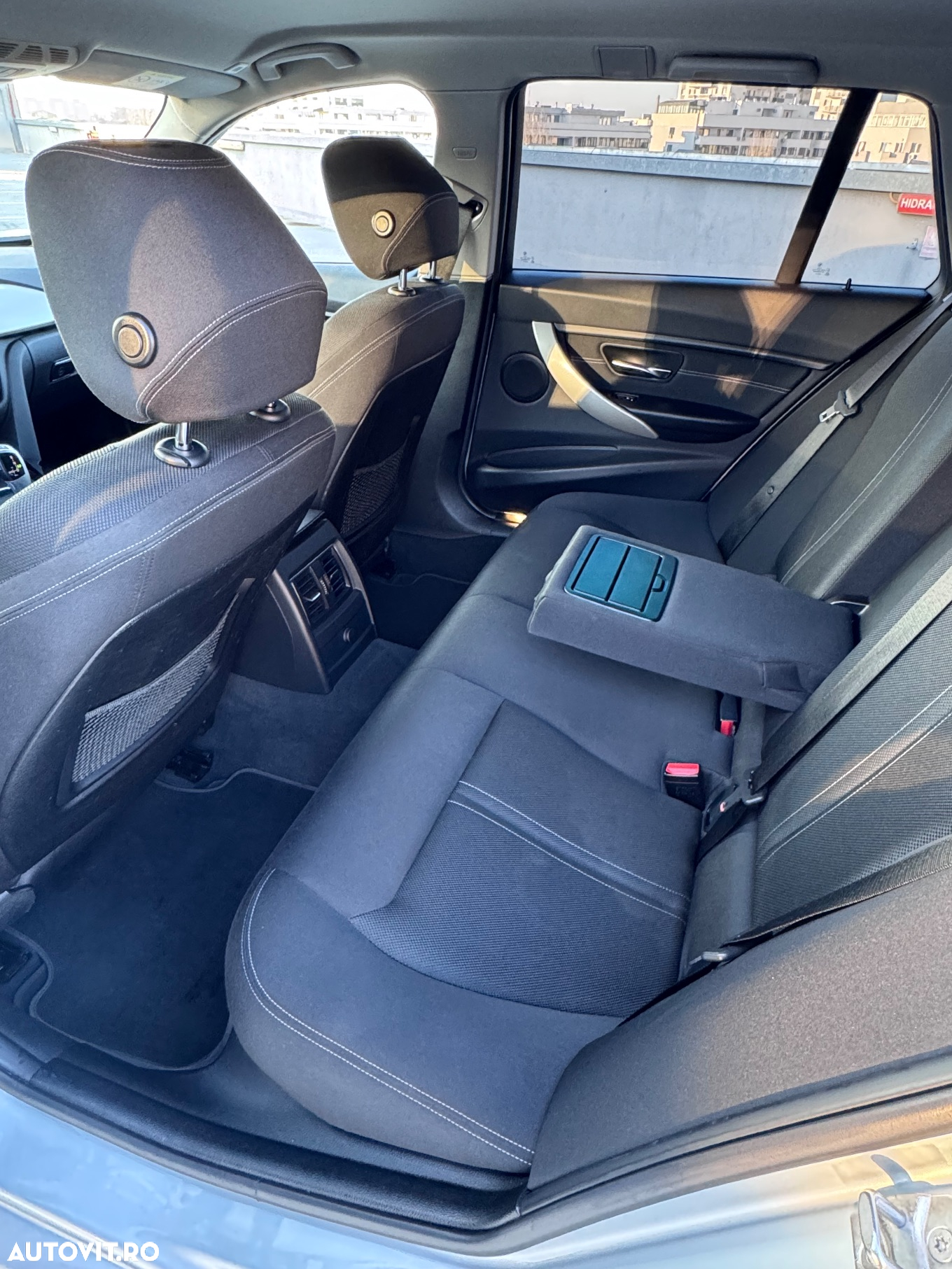 BMW Seria 3 318d Touring Aut. - 19