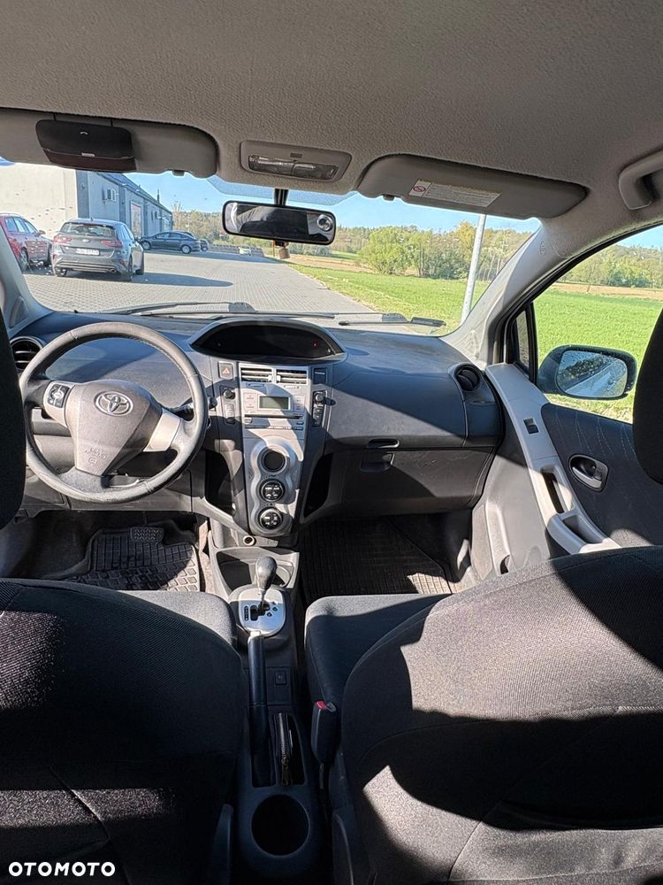 Toyota Yaris - 9