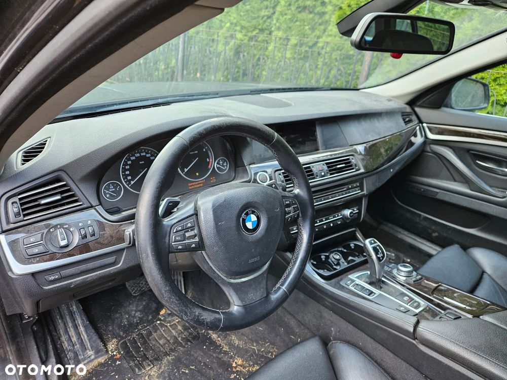 BMW Seria 5 530d Touring Blue Performance Sport-Aut - 12