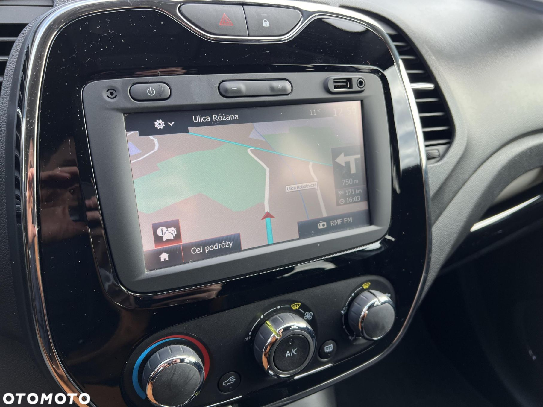 Renault Captur 1.2 TCe Intens EDC - 20