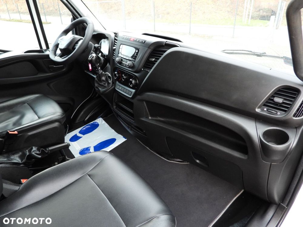 Iveco DAILY 50C16 WYWROTKA TROJSTRONNA PODWÓJNA KABINA DOKA 6 MIEJSC TEMPOMAT PNEUMATYKA BLIŹNIACZE KOŁA KLIMATYZACJA  160KM - 38