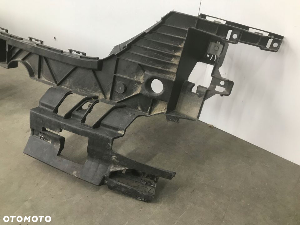 Ślizg Audi A5 Sportback Coupe F5 S-LINE 8w6 mocowanie wspornik uchwyt zderzaka tylne środkowe 8W6807385A - 2