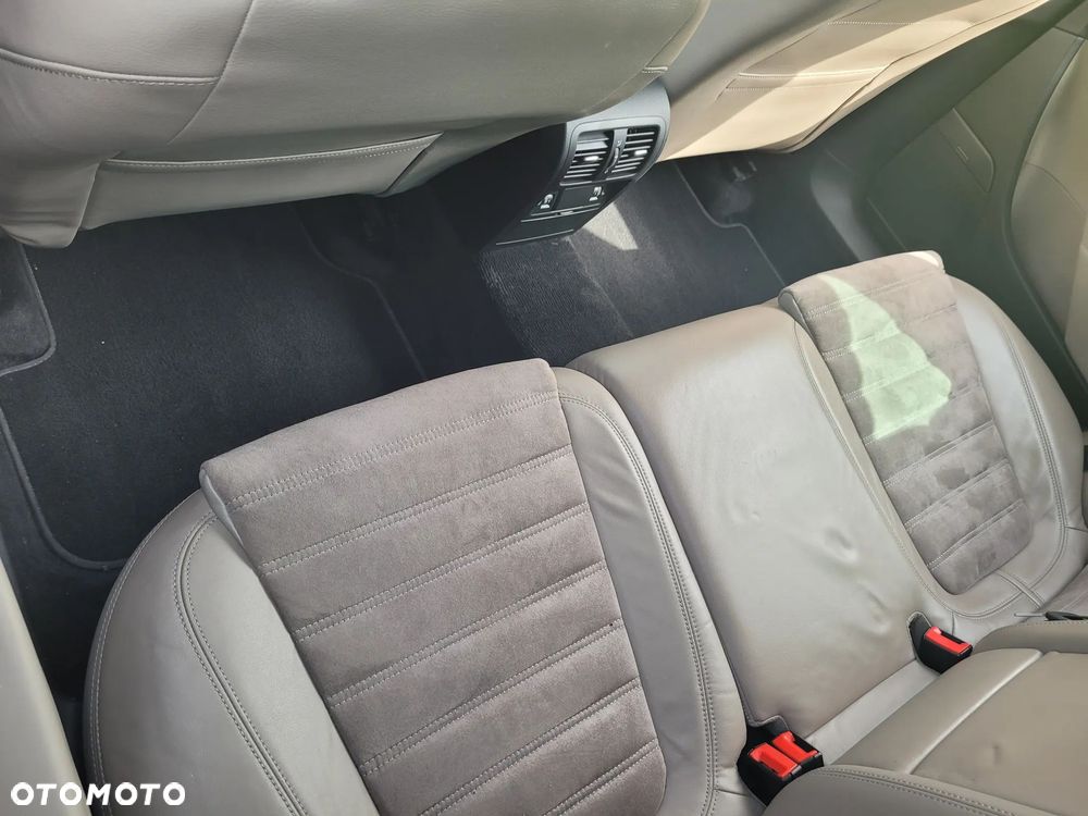 Volkswagen Passat 2.0 TDI DPF 4Mot Comfortline - 16