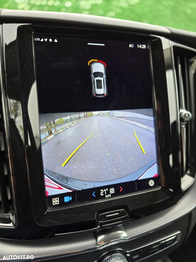 Volvo XC 60 B4 D AWD Core - 17