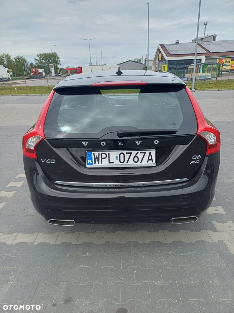 Volvo V60 D6 Plug-In-Hybrid AWD Geartronic Summum - 6