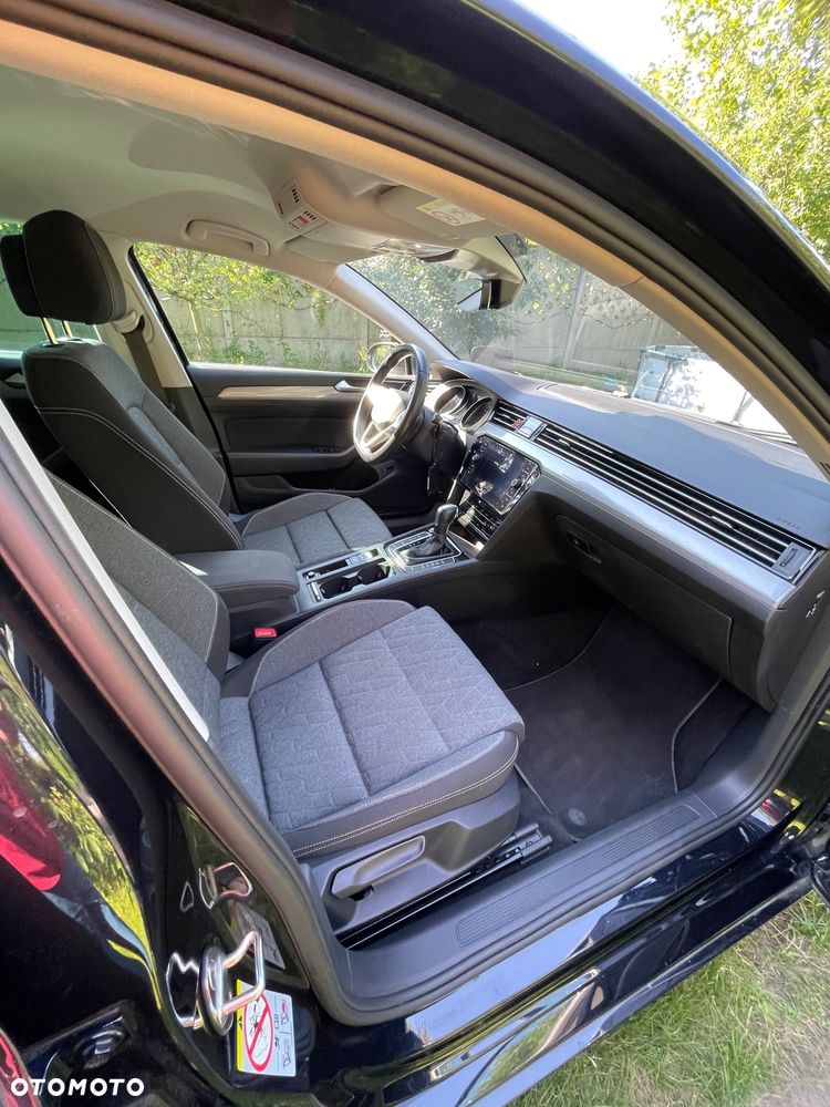 Volkswagen Passat 2.0 TDI EVO Elegance DSG - 8