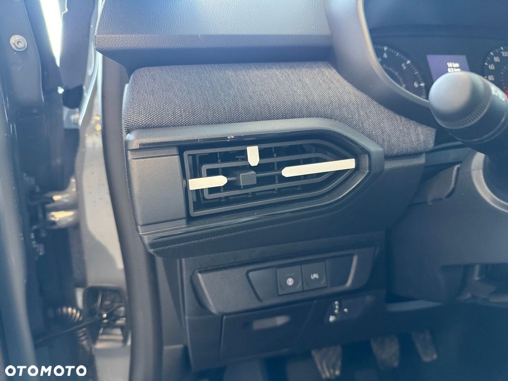 Dacia Sandero - 16