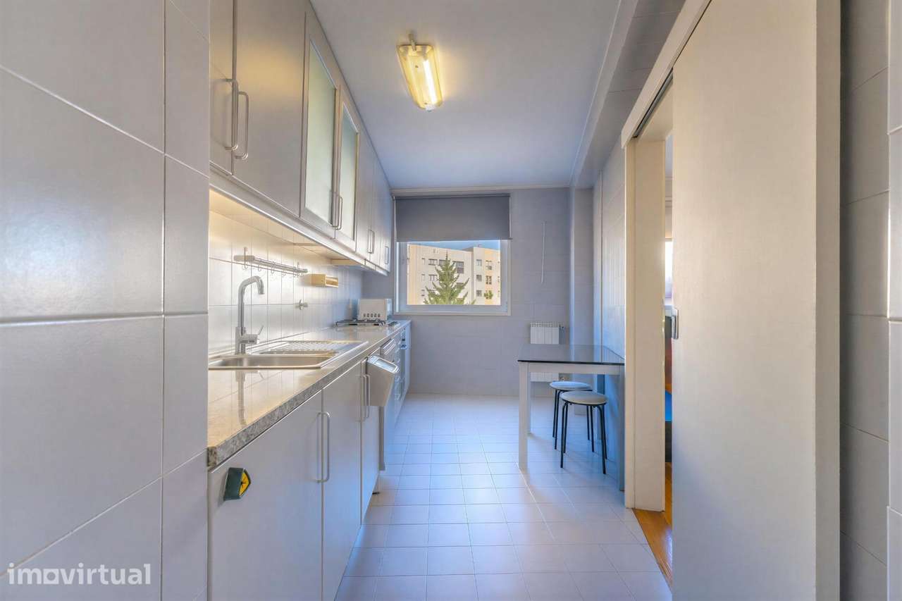 Apartamento T1 com áreas generosas, varanda e garagem em Lordelo... - Grande imagem: 5/27