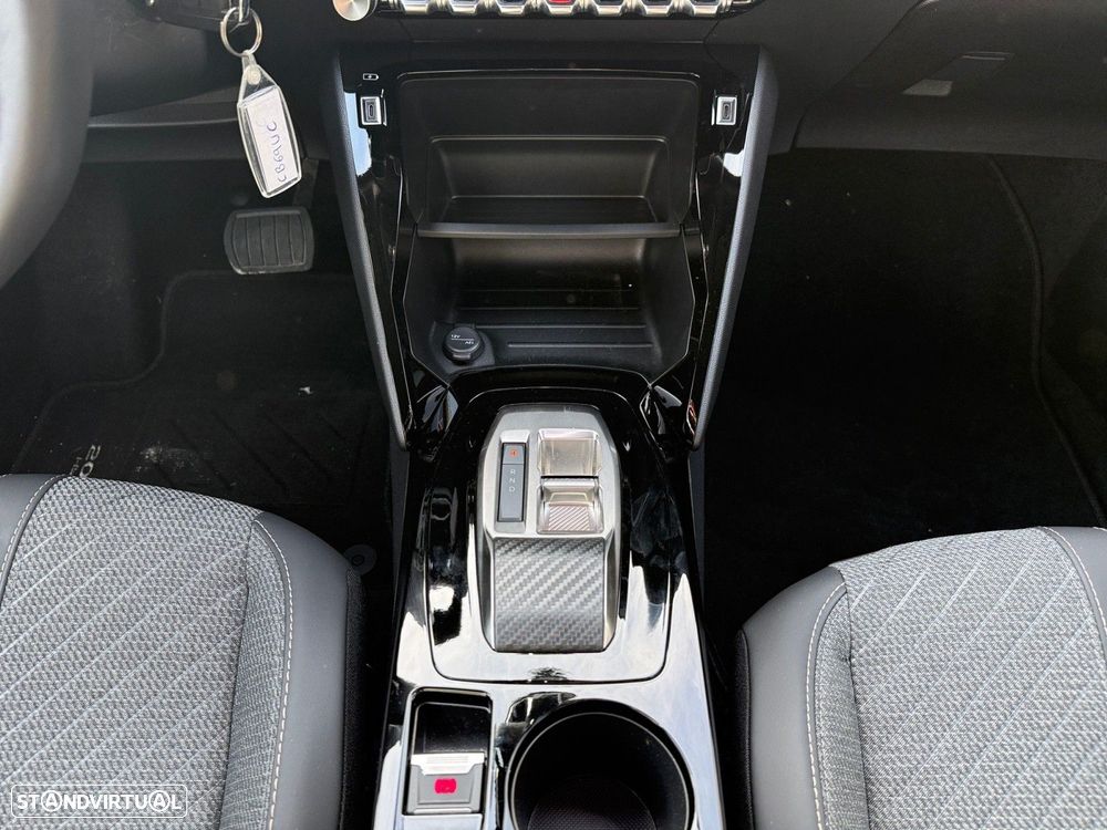 Peugeot 2008 1.2 Hybrid Allure e-DCS6 - 11