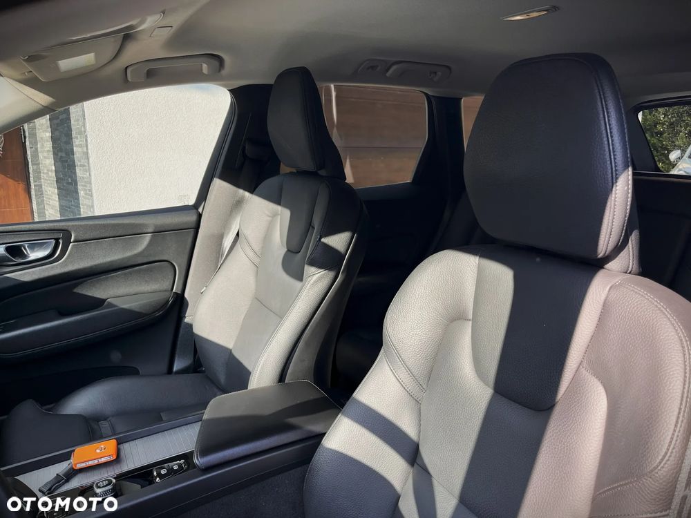 Volvo XC 60 B4 D AWD Inscription - 18