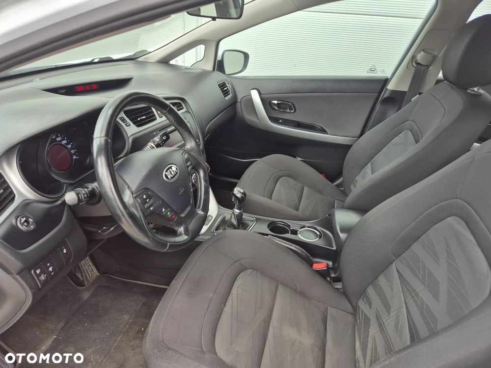 Kia Ceed 1.4 L - 14