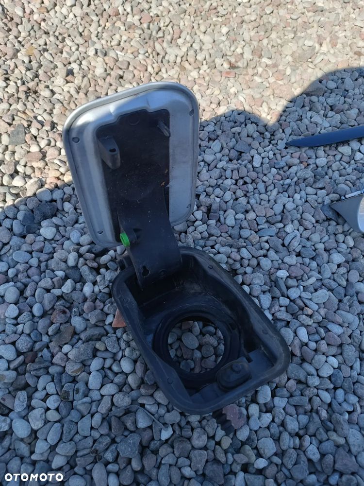 BMW 5 E60 LIFT KLAPKA WLEWU PALIWA SREBRNA - 1