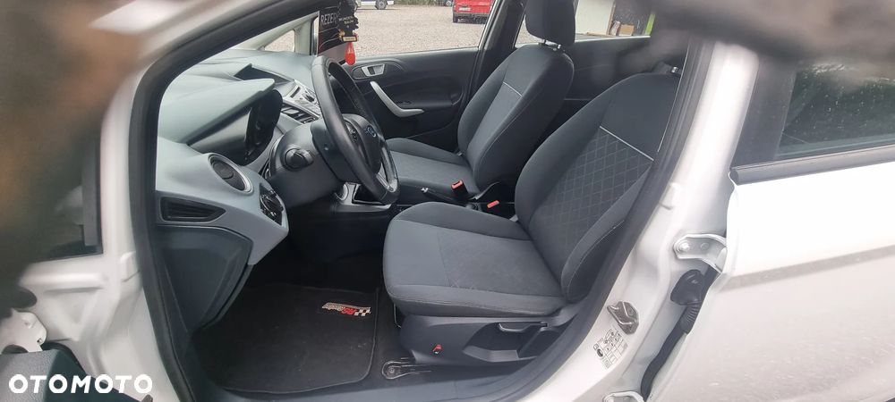 Ford Fiesta - 8