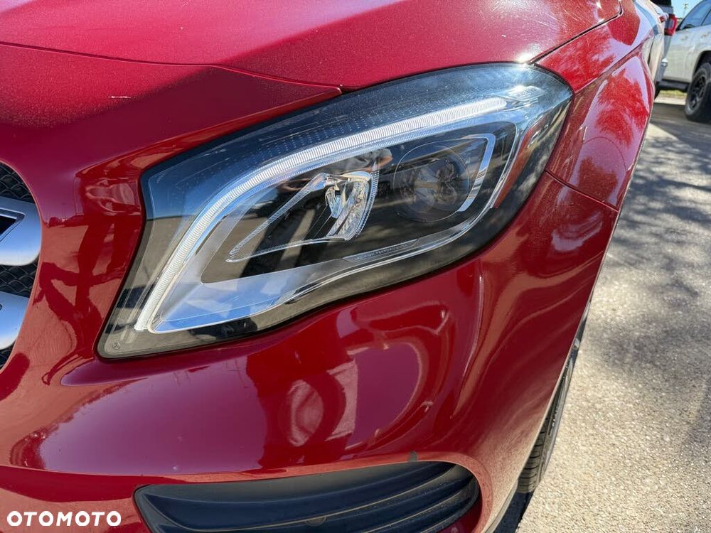 Mercedes-Benz GLA - 6