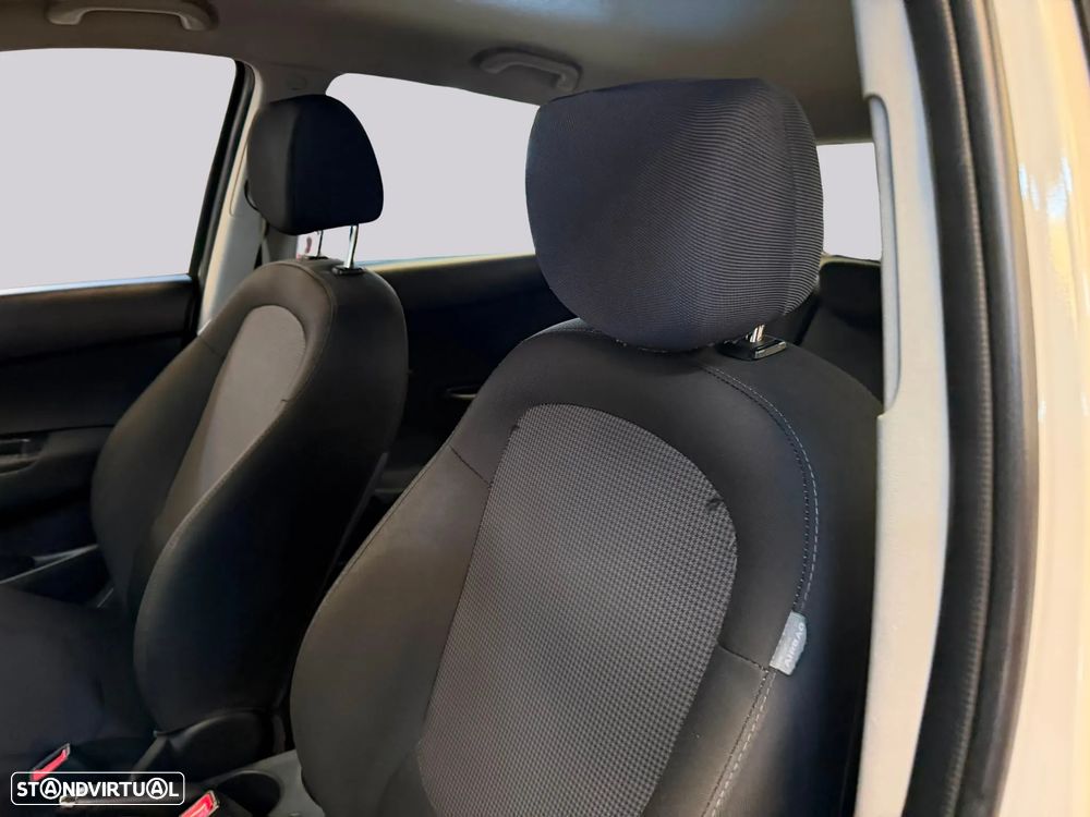 Hyundai i20 - 20