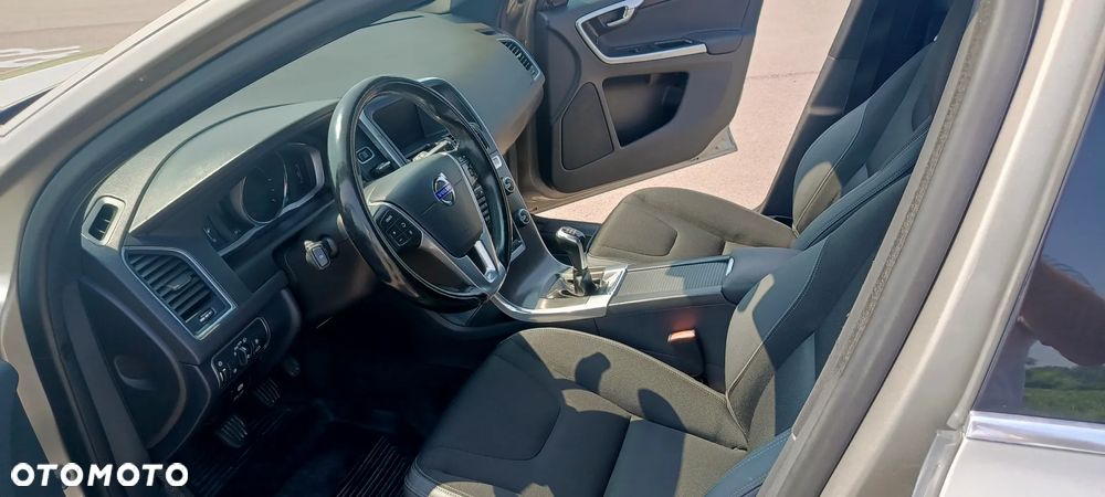 Volvo XC 60 D4 Drive-E Momentum - 11