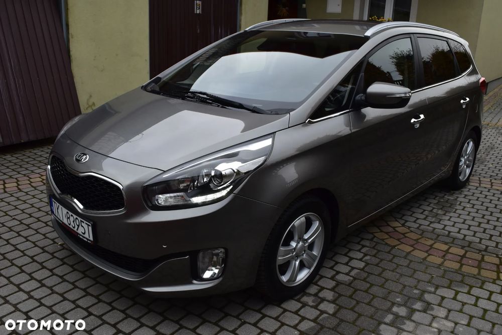Kia Carens - 3