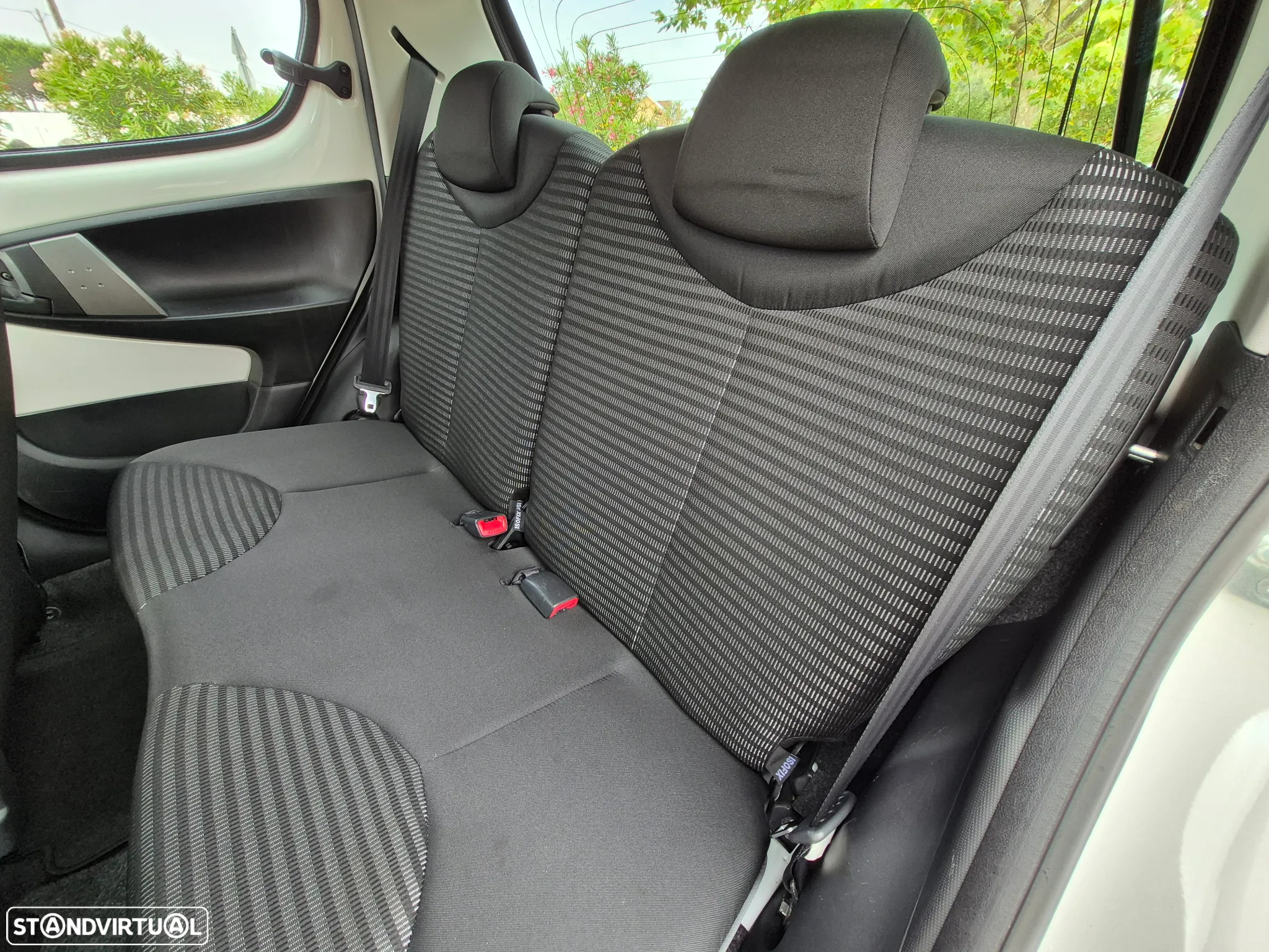 Peugeot 107 1.0 Trendy 2 Tronic - 18
