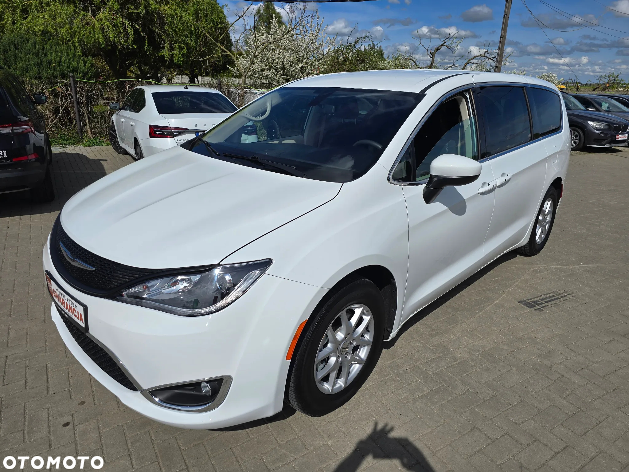 Chrysler Pacifica - 2