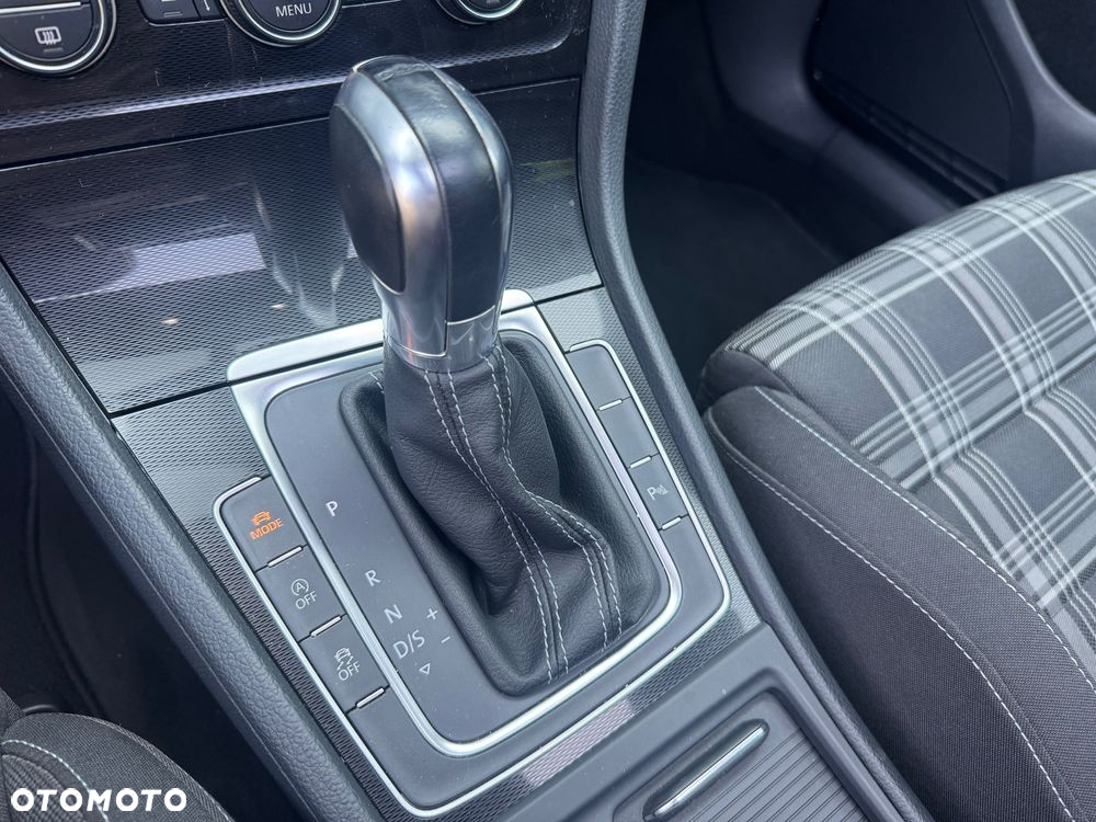 Volkswagen Golf VII 2.0 TDI BMT GTD DSG - 27