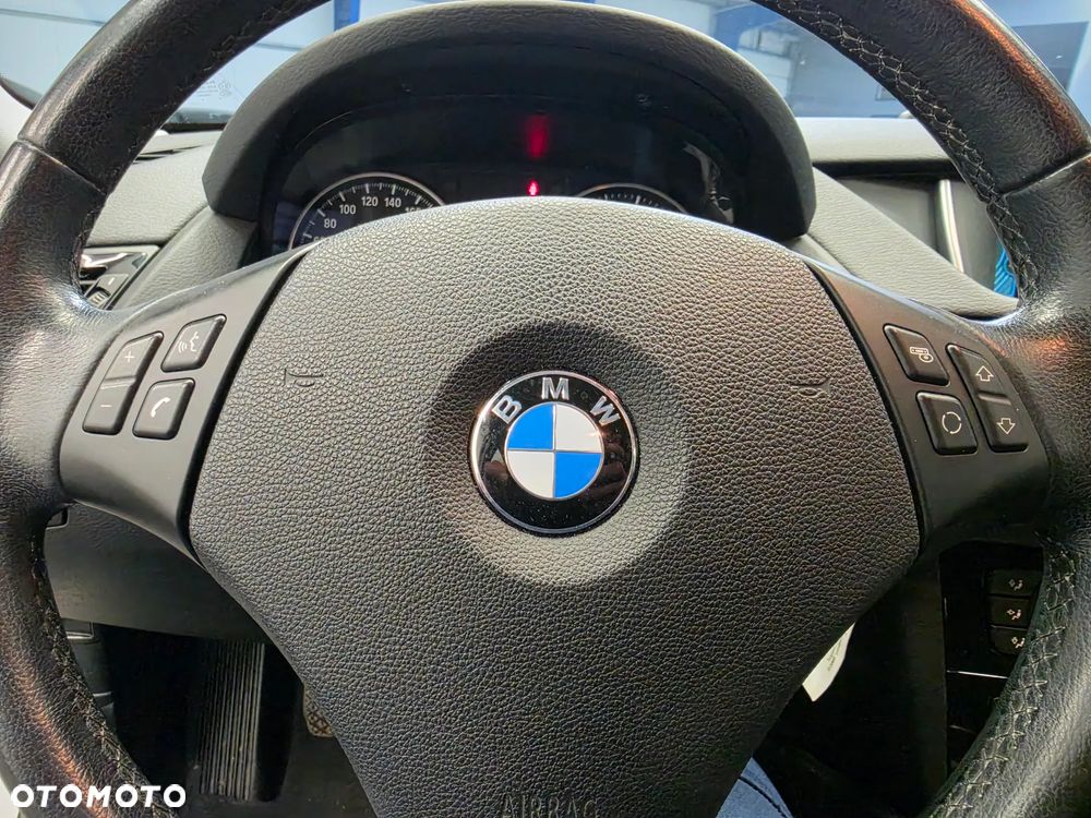 BMW X1 xDrive18d xLine - 32