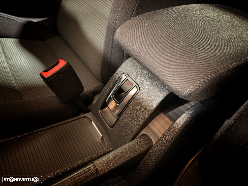 VW Golf Cabriolet 1.2 TSI BlueMotion Life - 37