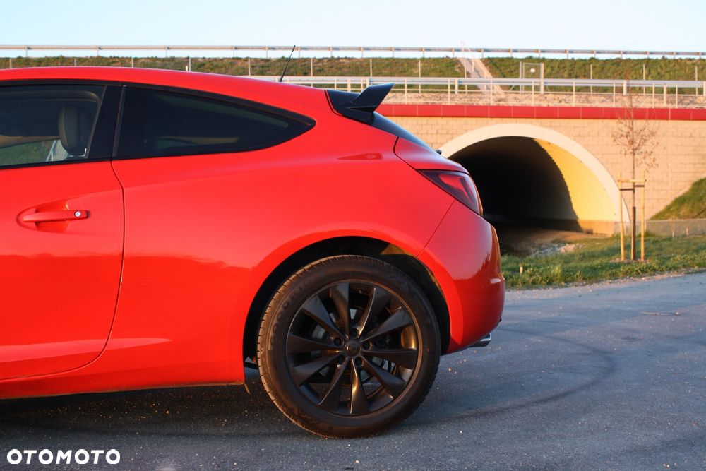 Opel Astra 1.6 Turbo Sport - 26