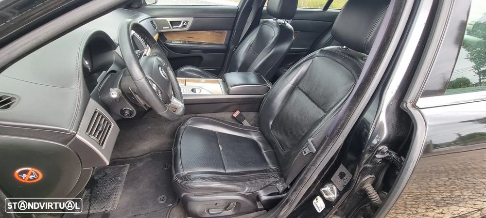 Jaguar XF 2.7 D V6 Premium Luxury - 8