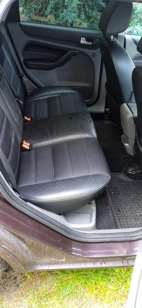 Ford Focus 1.8 FF Ghia - 13