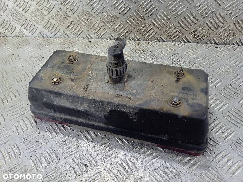LAMPA PRAWA TYLNA IVECO DAILLY 4 35C12 - 2
