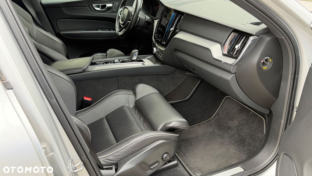 Volvo XC 60 B5 B AWD Geartronic RDesign - 26