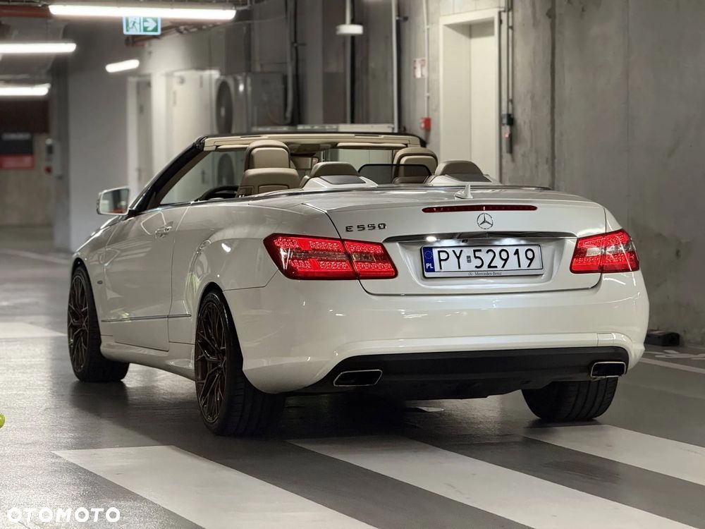 Mercedes-Benz Klasa E 500 BlueEFFICIENCY 7G-TRONIC Elegance - 33