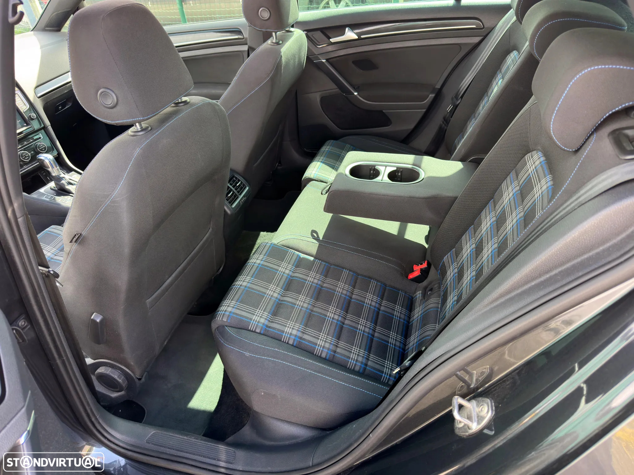 VW Golf 1.4 GTE Plug-In-Hybrid DSG - 12