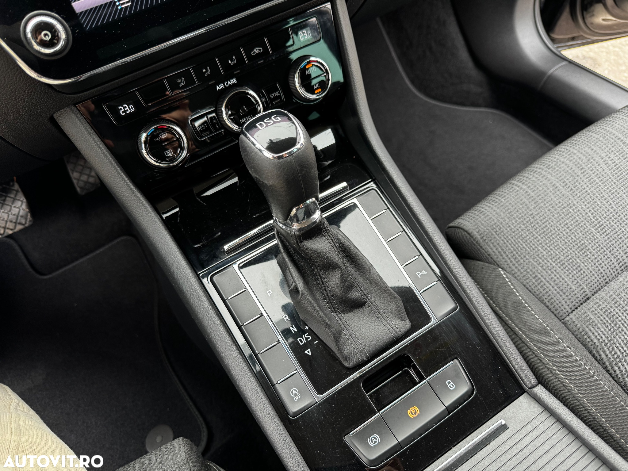 Skoda Superb 2.0 TDI DSG Ambition - 20